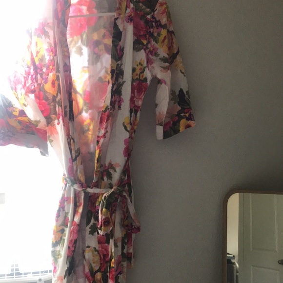 Wedding Bridal Party Floral Robe - Picture 4 of 6